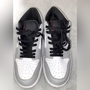 Jordan 1 low light smoke grey